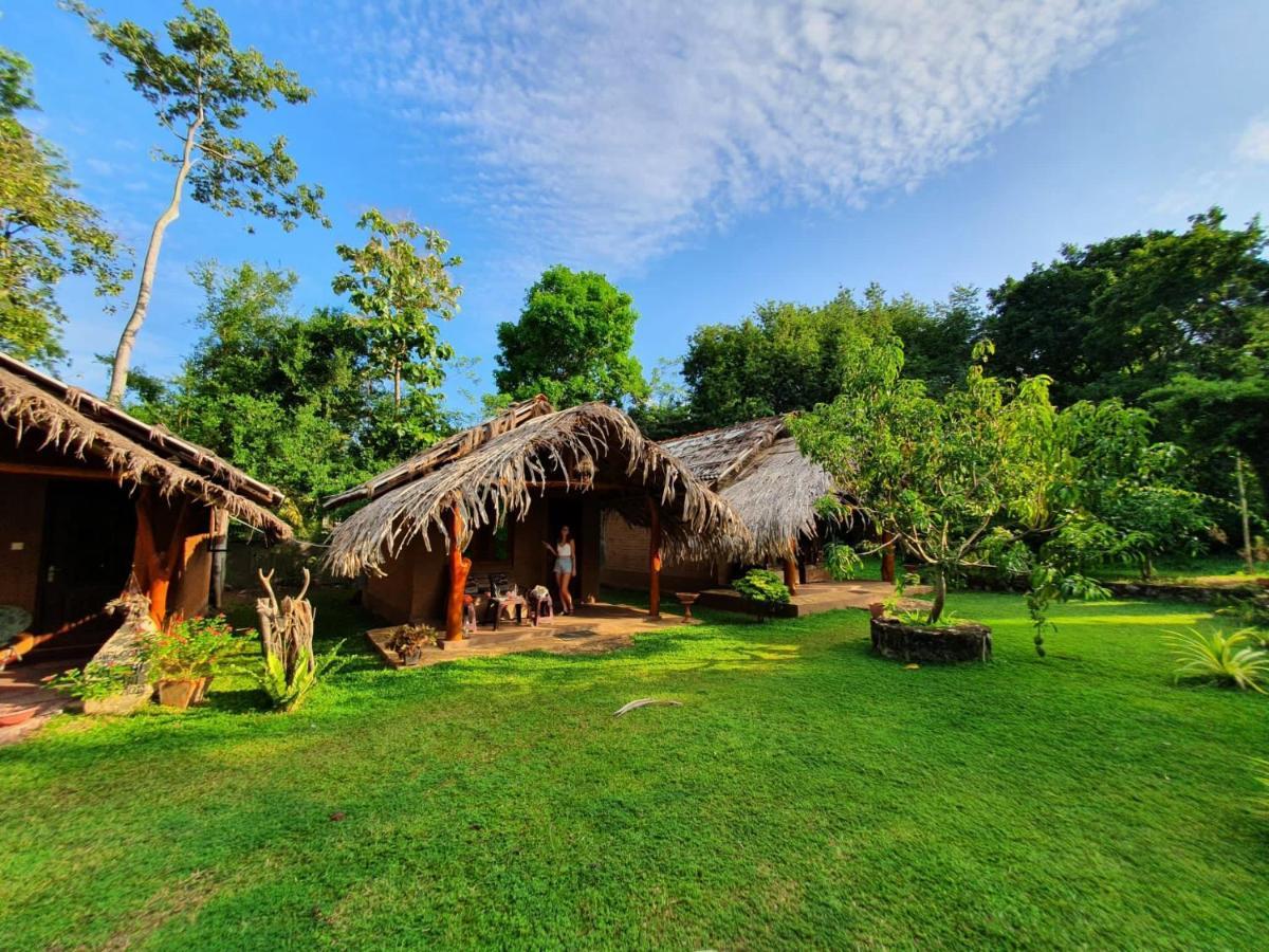 Hasthi Safari Cottage Udawalawe Esterno foto