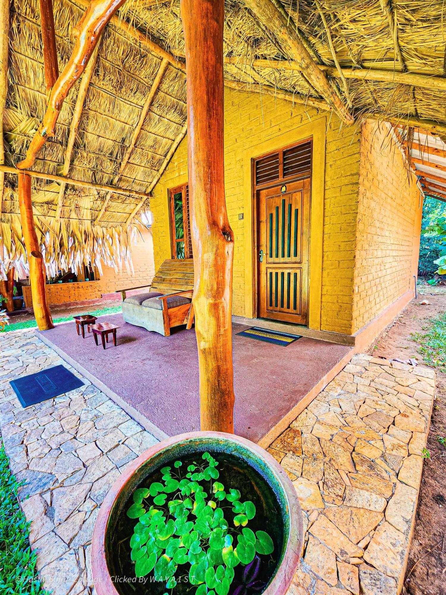 Hasthi Safari Cottage Udawalawe Esterno foto