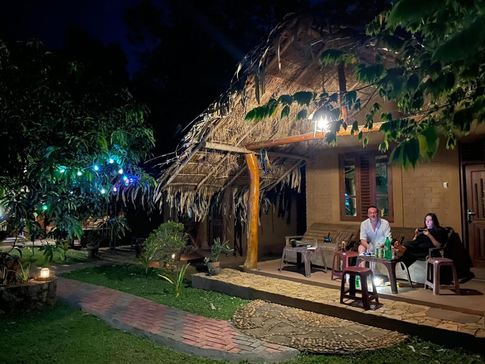 Hasthi Safari Cottage Udawalawe Esterno foto